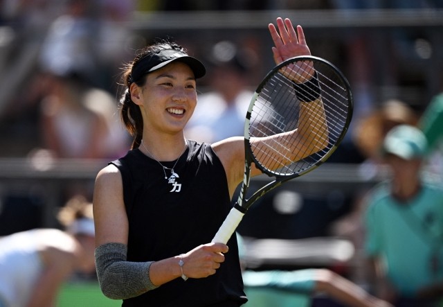 与两翼齐飞 与两翼齐飞